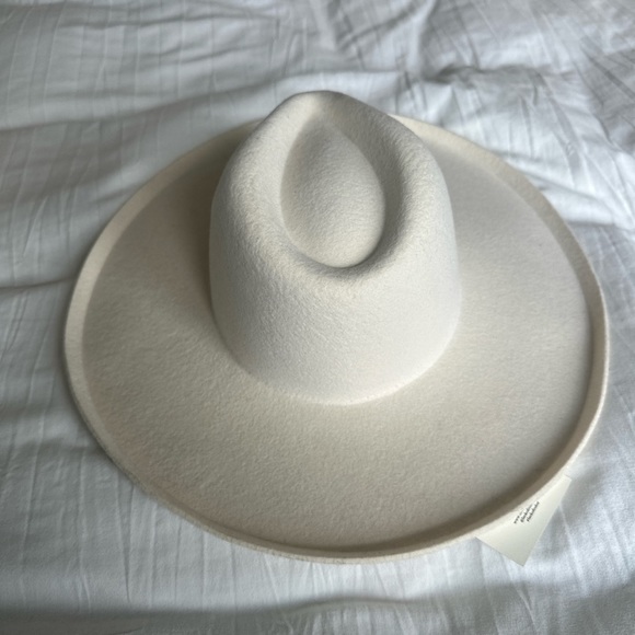 COPY - Lack of color hat Meloivory. The melodic fedora. Color is ivory. 55cm si… - Picture 3 of 4